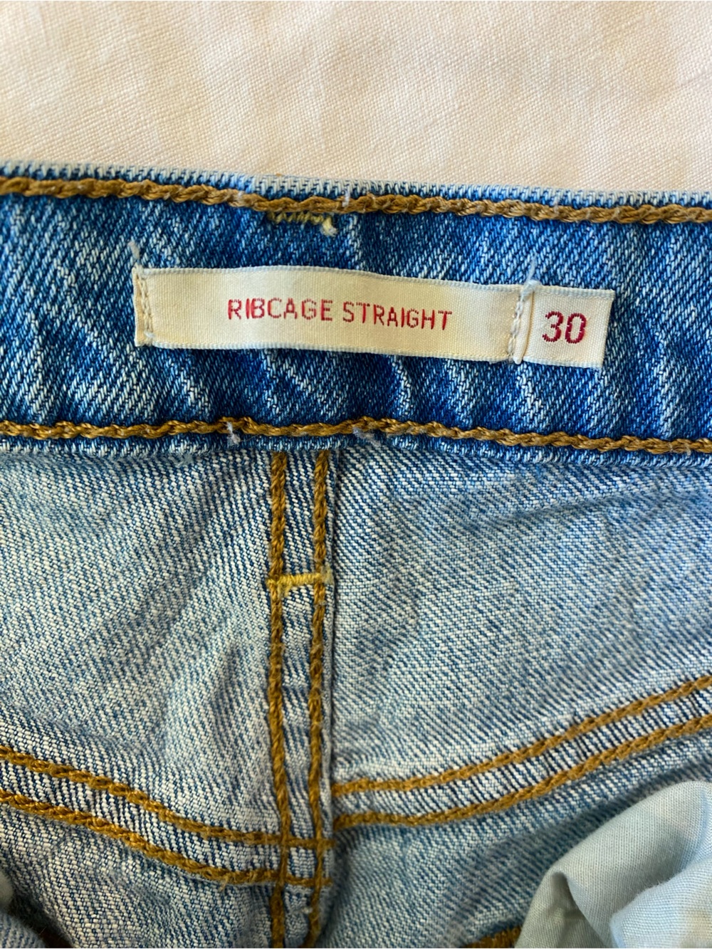 Levi's Ribcage Straight Leg Full Length Jeans in Medium Blue Wash Size 30/30 - Picture 5 of 6